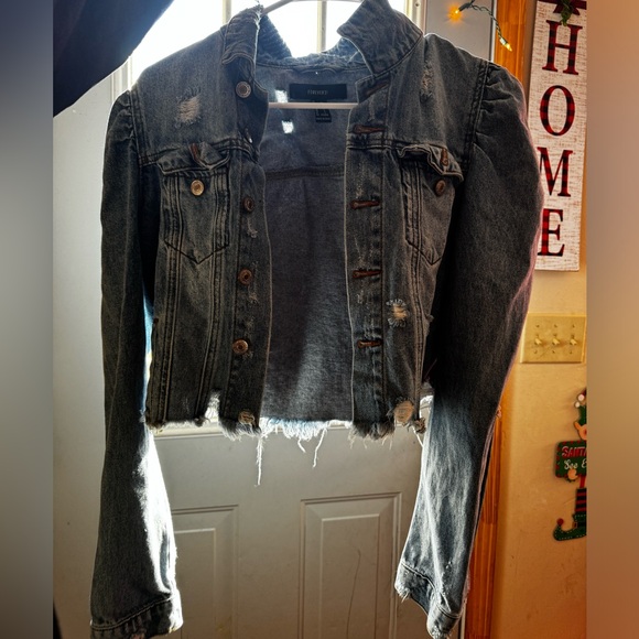Size large forever 21 denim jacket! - Picture 3 of 3